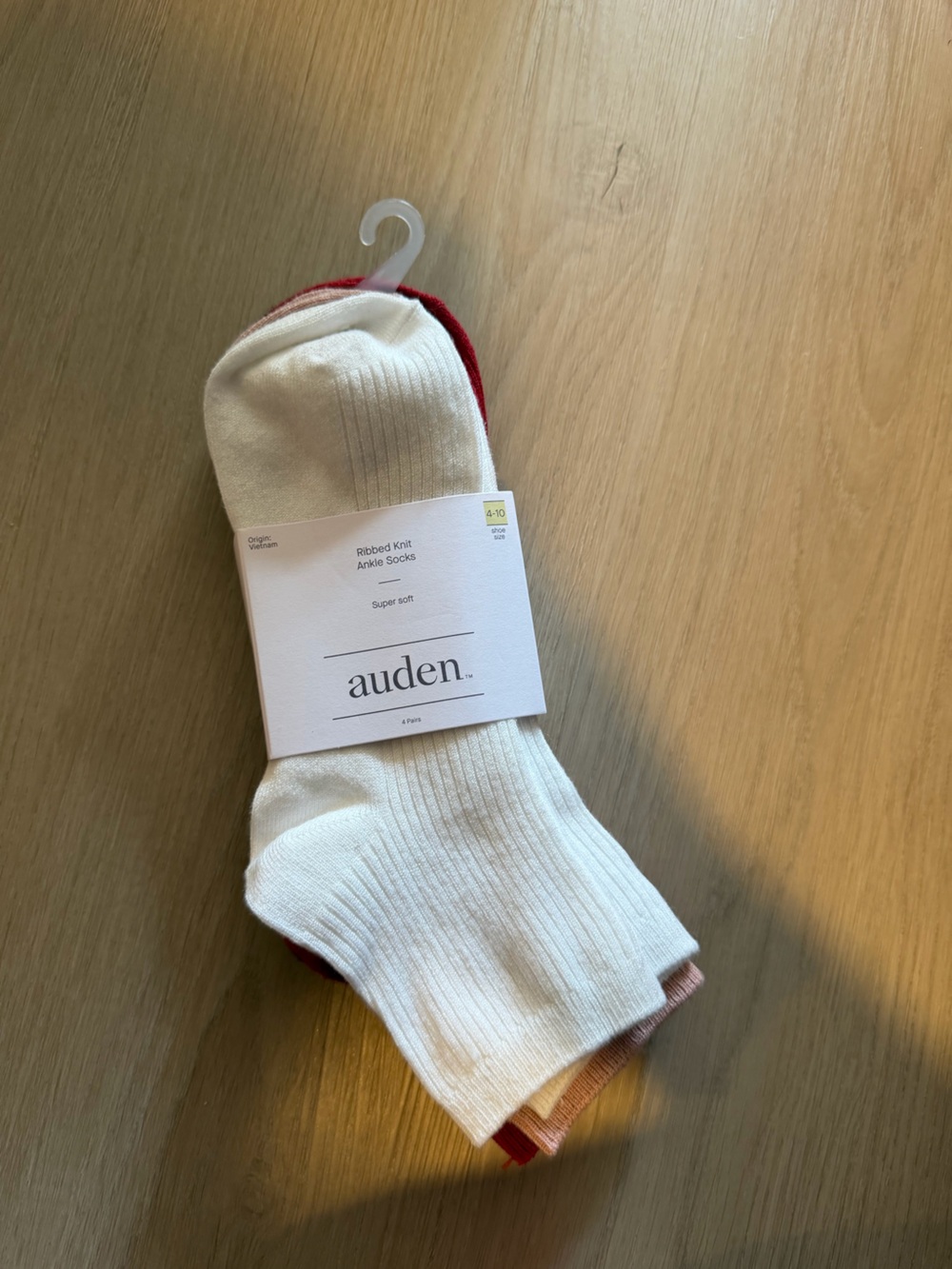Auden Women’s Ribbed Crew Socks in White, pink, red, black